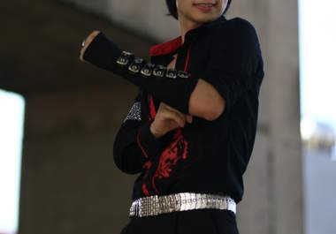 dance PROFESSIONALLY like Michael Jackson to your music big2
