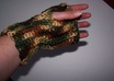 crochet a pair of wrist warmers