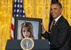 maKe YOUr LOGO or PHOTo on Obamas hand