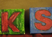 paint a 4X4 letter or number that looks aged