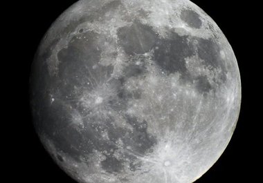 try to swallow The Moon big1