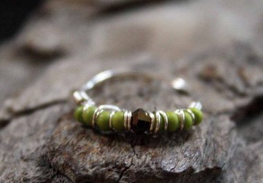 make a sterling silver earthy colored bead ring big1