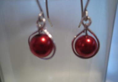 make a pair of red  pearl like earrings big1