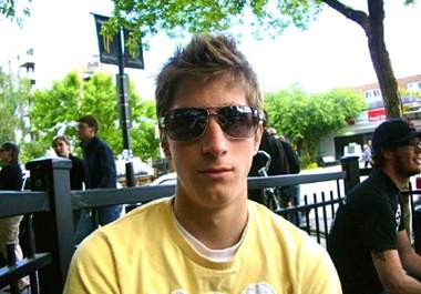 tweet my status about whatever you want on to 273,000 ACTIVE myspace, reverbnation, facebook and twitter friends big1