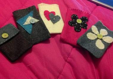 make you a beautiful felt cellphone sleeve big1