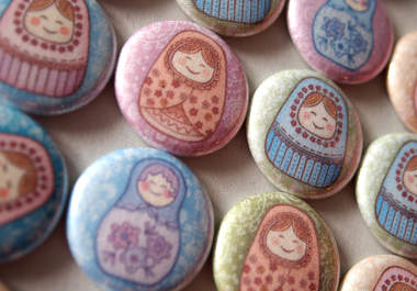 send you 4 fabric button pins big1